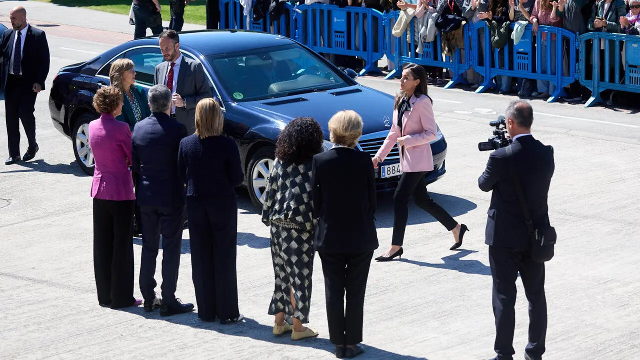 La Reina Letizia visita Pamplona para presidir el acto de conmemoraci&oacute;n del D&iacute;a Mundial de la Cruz Roja y de la Media Luna Roja, en el Museo Universidad de Navarra. I&Ntilde;IGO ALZUGARAY