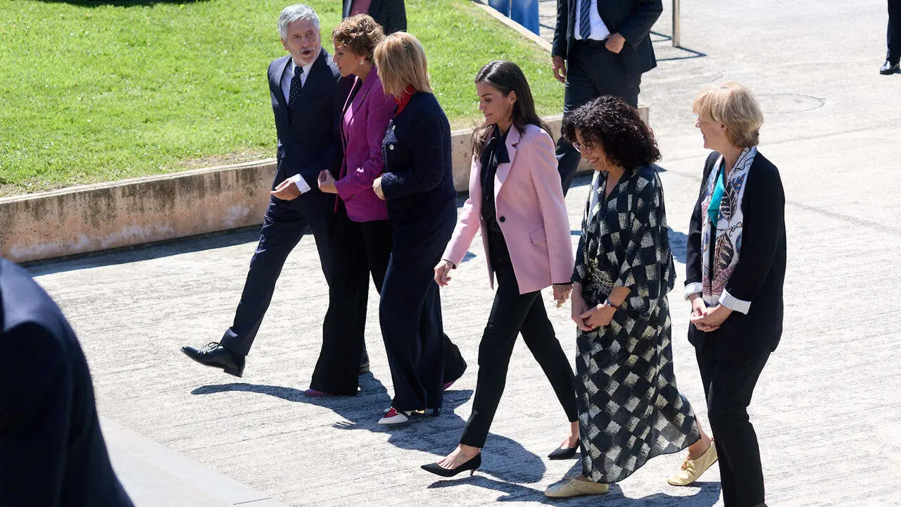 La Reina Letizia visita Pamplona para presidir el acto de conmemoraci&oacute;n del D&iacute;a Mundial de la Cruz Roja y de la Media Luna Roja, en el Museo Universidad de Navarra. I&Ntilde;IGO ALZUGARAY