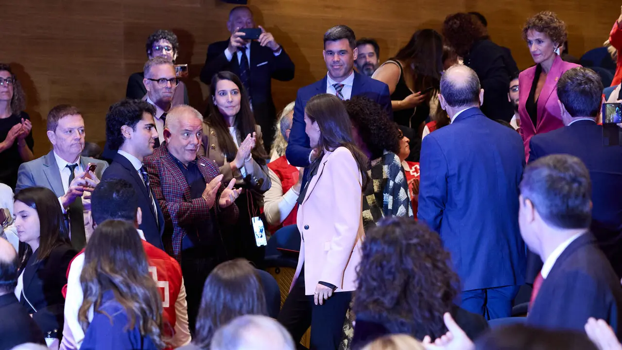 La Reina Letizia visita Pamplona para presidir el acto de conmemoraci&oacute;n del D&iacute;a Mundial de la Cruz Roja y de la Media Luna Roja, en el Museo Universidad de Navarra. I&Ntilde;IGO ALZUGARAY