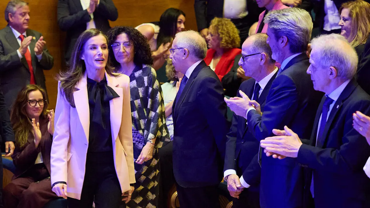La Reina Letizia visita Pamplona para presidir el acto de conmemoraci&oacute;n del D&iacute;a Mundial de la Cruz Roja y de la Media Luna Roja, en el Museo Universidad de Navarra. I&Ntilde;IGO ALZUGARAY