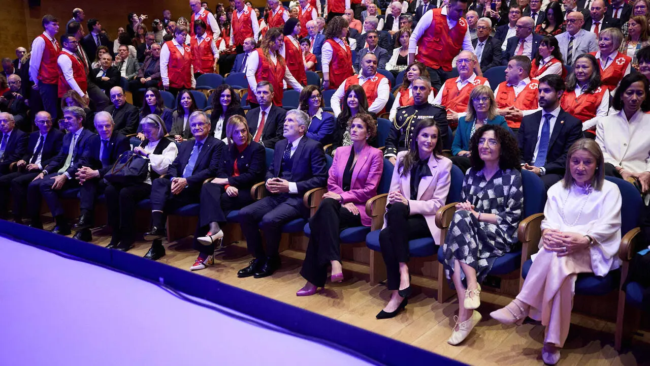 La Reina Letizia visita Pamplona para presidir el acto de conmemoraci&oacute;n del D&iacute;a Mundial de la Cruz Roja y de la Media Luna Roja, en el Museo Universidad de Navarra. I&Ntilde;IGO ALZUGARAY