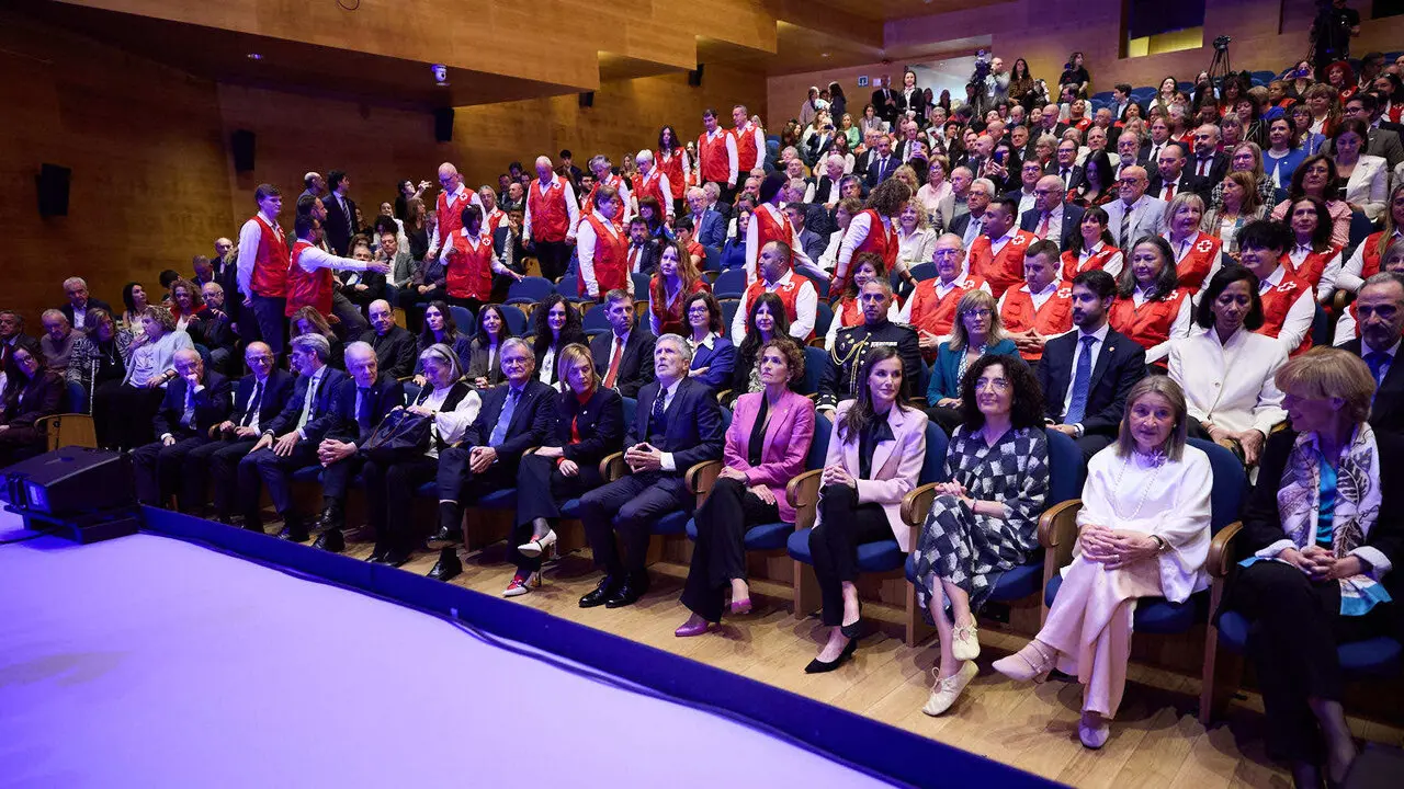 La Reina Letizia visita Pamplona para presidir el acto de conmemoraci&oacute;n del D&iacute;a Mundial de la Cruz Roja y de la Media Luna Roja, en el Museo Universidad de Navarra. I&Ntilde;IGO ALZUGARAY