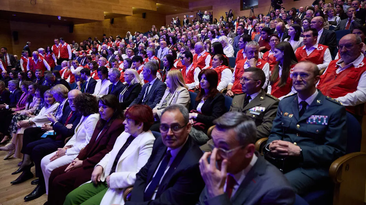 La Reina Letizia visita Pamplona para presidir el acto de conmemoraci&oacute;n del D&iacute;a Mundial de la Cruz Roja y de la Media Luna Roja, en el Museo Universidad de Navarra. I&Ntilde;IGO ALZUGARAY