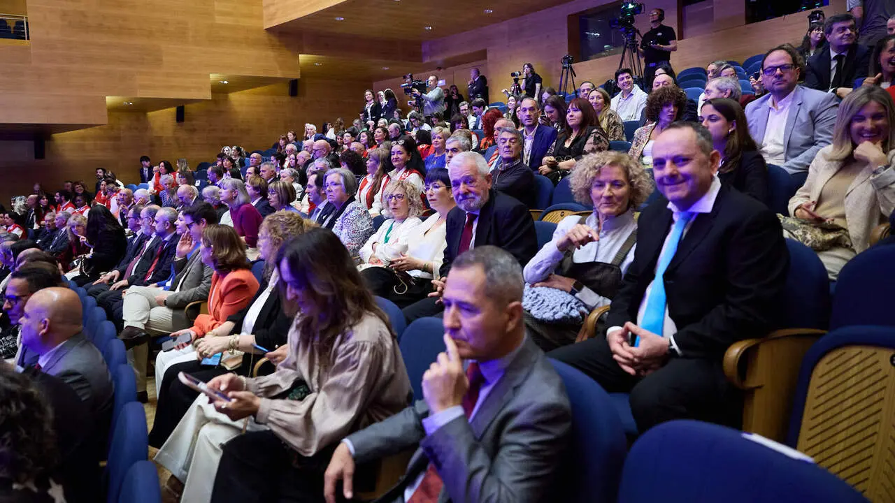 La Reina Letizia visita Pamplona para presidir el acto de conmemoraci&oacute;n del D&iacute;a Mundial de la Cruz Roja y de la Media Luna Roja, en el Museo Universidad de Navarra. I&Ntilde;IGO ALZUGARAY