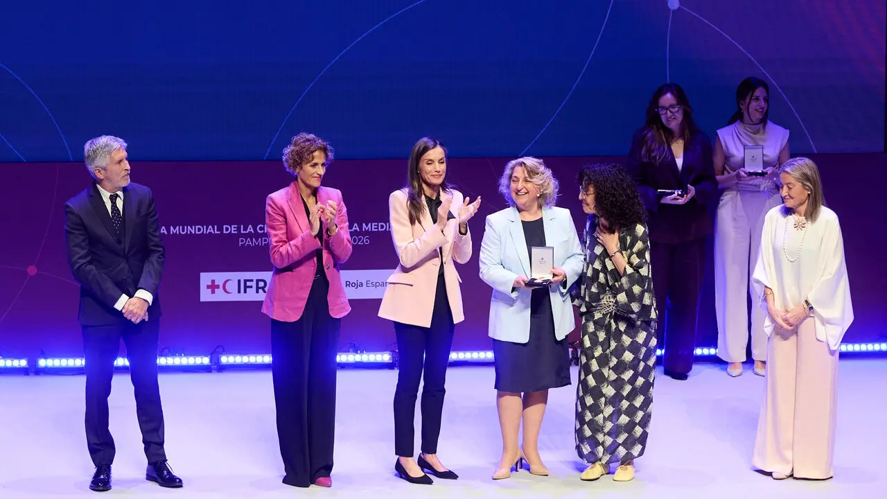 La Reina Letizia visita Pamplona para presidir el acto de conmemoraci&oacute;n del D&iacute;a Mundial de la Cruz Roja y de la Media Luna Roja, en el Museo Universidad de Navarra. I&Ntilde;IGO ALZUGARAY