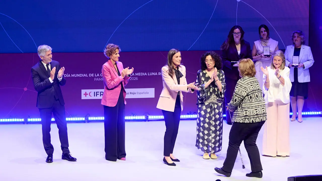 La Reina Letizia visita Pamplona para presidir el acto de conmemoraci&oacute;n del D&iacute;a Mundial de la Cruz Roja y de la Media Luna Roja, en el Museo Universidad de Navarra. I&Ntilde;IGO ALZUGARAY
