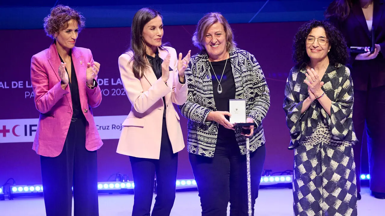 La Reina Letizia visita Pamplona para presidir el acto de conmemoraci&oacute;n del D&iacute;a Mundial de la Cruz Roja y de la Media Luna Roja, en el Museo Universidad de Navarra. I&Ntilde;IGO ALZUGARAY