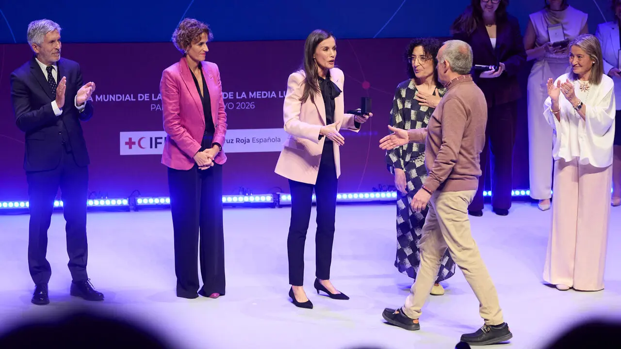 La Reina Letizia visita Pamplona para presidir el acto de conmemoraci&oacute;n del D&iacute;a Mundial de la Cruz Roja y de la Media Luna Roja, en el Museo Universidad de Navarra. I&Ntilde;IGO ALZUGARAY
