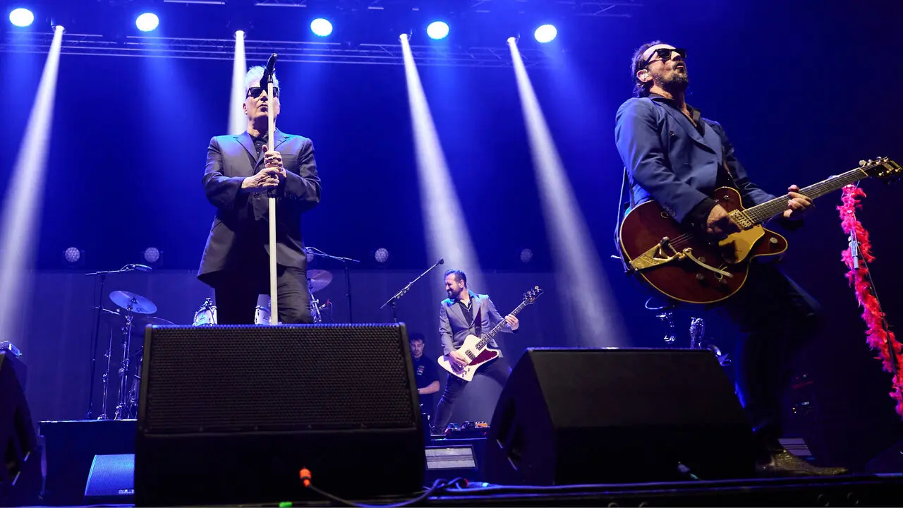 Concierto de Loquillo dentro de su gira &lsquo;Corazones Legendarios&rsquo; en el pabell&oacute;n Navarra Arena de Pamplona. I&Ntilde;IGO ALZUGARAY