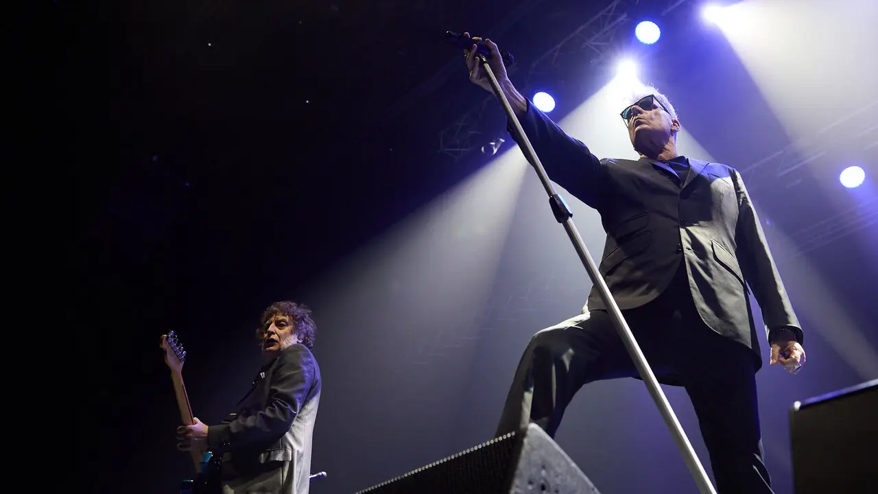 Concierto de Loquillo dentro de su gira &lsquo;Corazones Legendarios&rsquo; en el pabell&oacute;n Navarra Arena de Pamplona. I&Ntilde;IGO ALZUGARAY