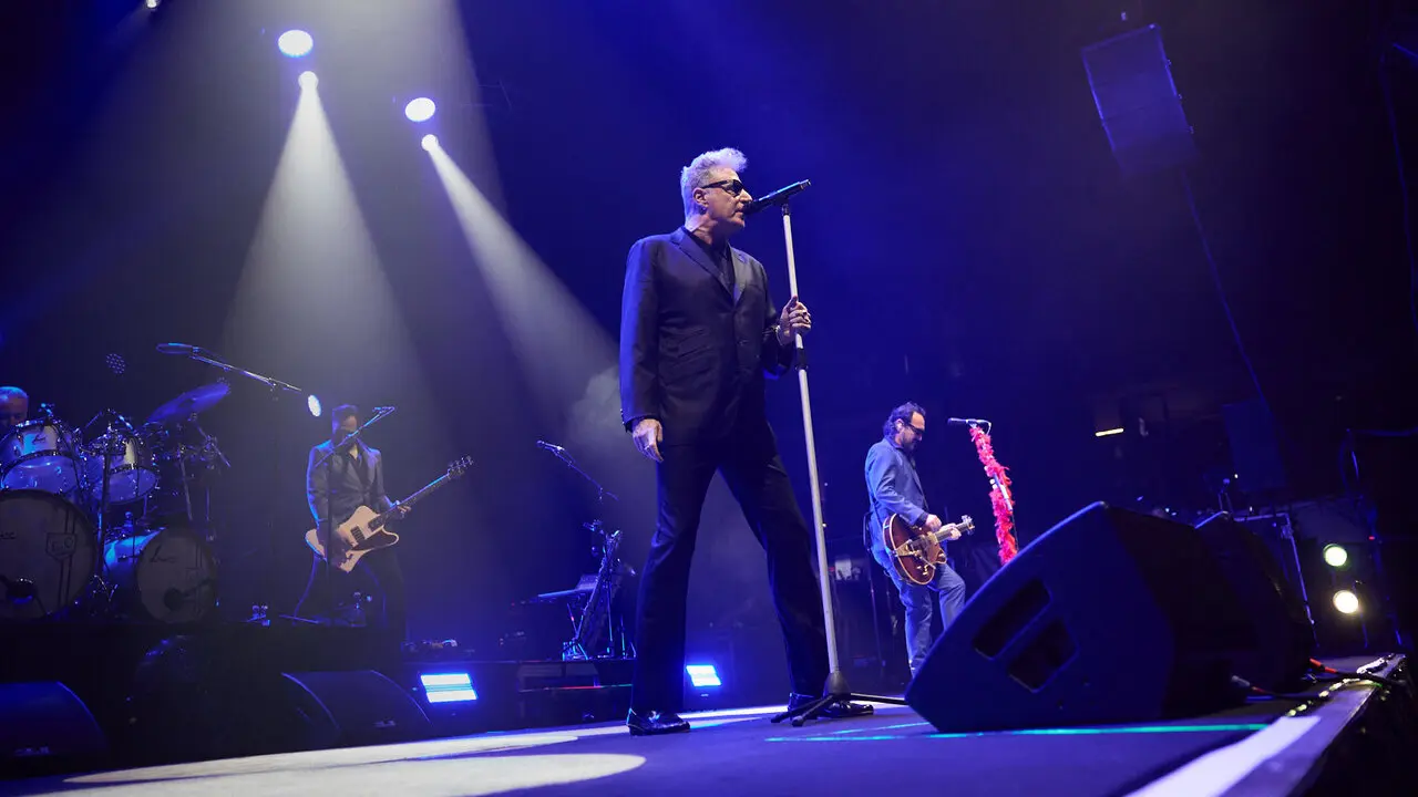 Concierto de Loquillo dentro de su gira &lsquo;Corazones Legendarios&rsquo; en el pabell&oacute;n Navarra Arena de Pamplona. I&Ntilde;IGO ALZUGARAY