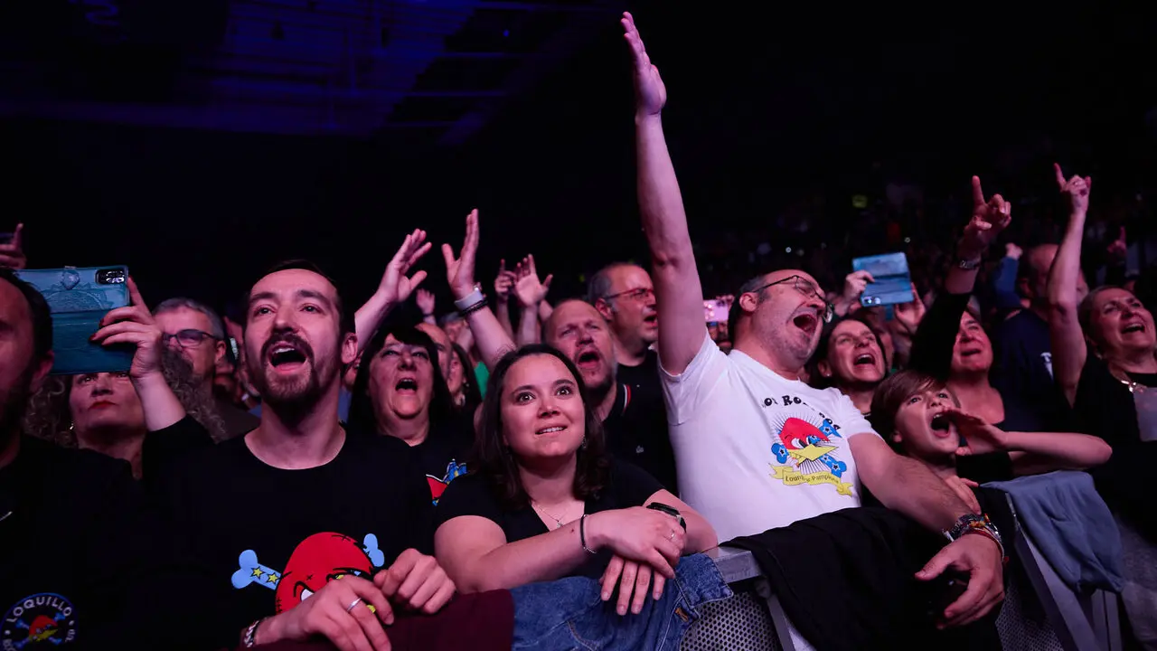 Concierto de Loquillo dentro de su gira &lsquo;Corazones Legendarios&rsquo; en el pabell&oacute;n Navarra Arena de Pamplona. I&Ntilde;IGO ALZUGARAY