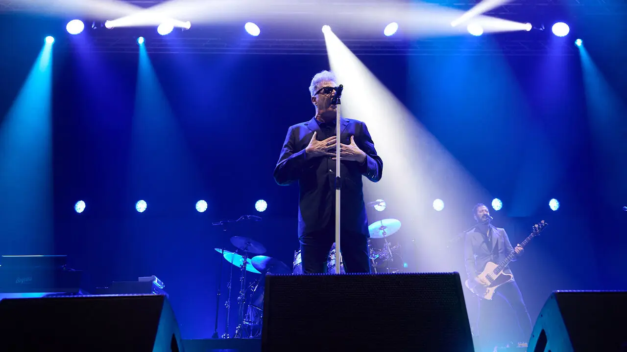 Concierto de Loquillo dentro de su gira &lsquo;Corazones Legendarios&rsquo; en el pabell&oacute;n Navarra Arena de Pamplona. I&Ntilde;IGO ALZUGARAY