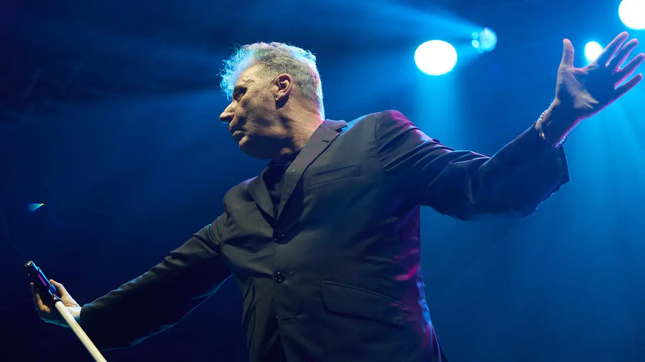 Concierto de Loquillo dentro de su gira &lsquo;Corazones Legendarios&rsquo; en el pabell&oacute;n Navarra Arena de Pamplona. I&Ntilde;IGO ALZUGARAY