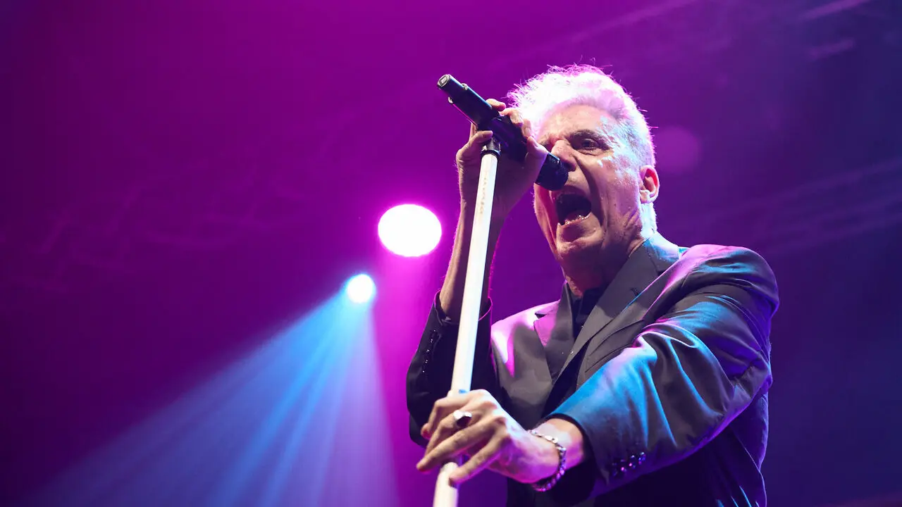 Concierto de Loquillo dentro de su gira &lsquo;Corazones Legendarios&rsquo; en el pabell&oacute;n Navarra Arena de Pamplona. I&Ntilde;IGO ALZUGARAY