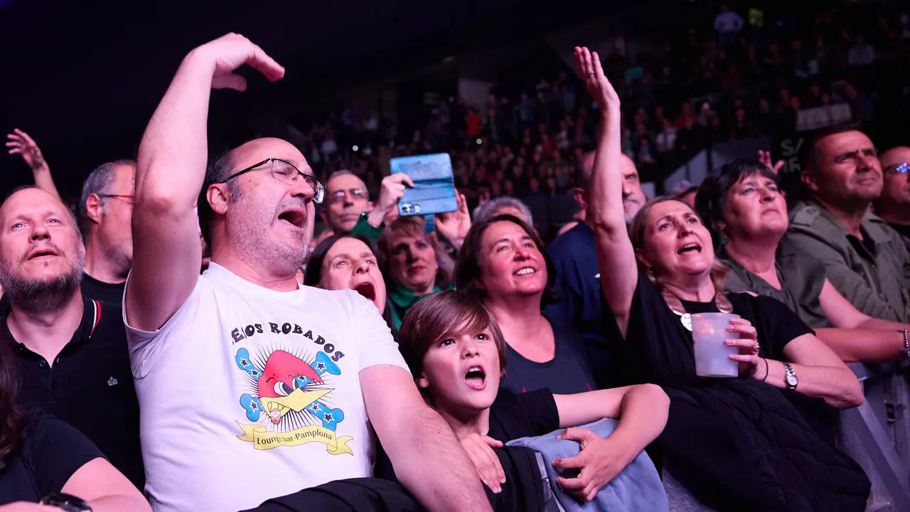 Concierto de Loquillo dentro de su gira &lsquo;Corazones Legendarios&rsquo; en el pabell&oacute;n Navarra Arena de Pamplona. I&Ntilde;IGO ALZUGARAY