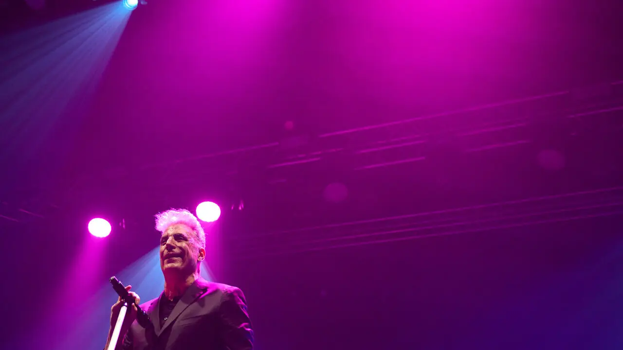 Concierto de Loquillo dentro de su gira &lsquo;Corazones Legendarios&rsquo; en el pabell&oacute;n Navarra Arena de Pamplona. I&Ntilde;IGO ALZUGARAY