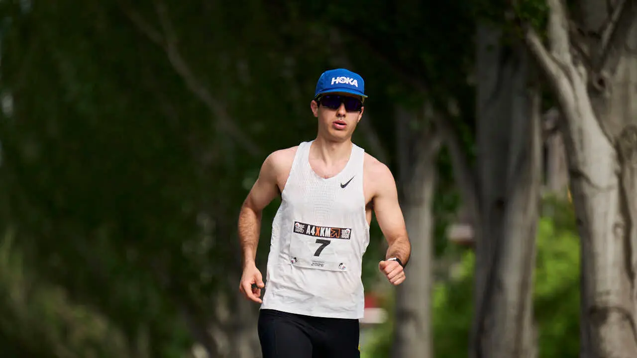 Miles de personas corren en la Media marat&oacute;n de Pamplona. PABLO LASAOSA