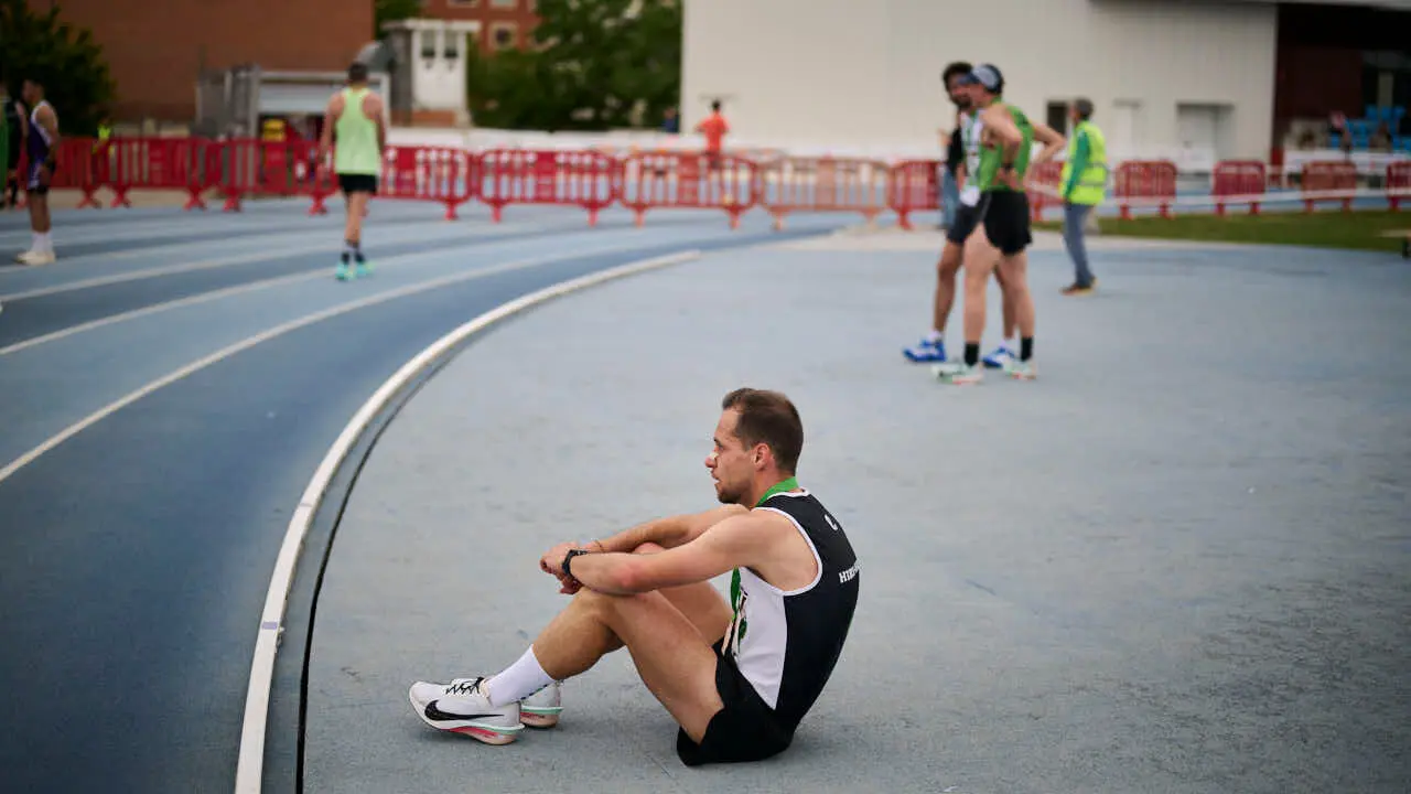 Miles de personas corren en la Media marat&oacute;n de Pamplona. PABLO LASAOSA