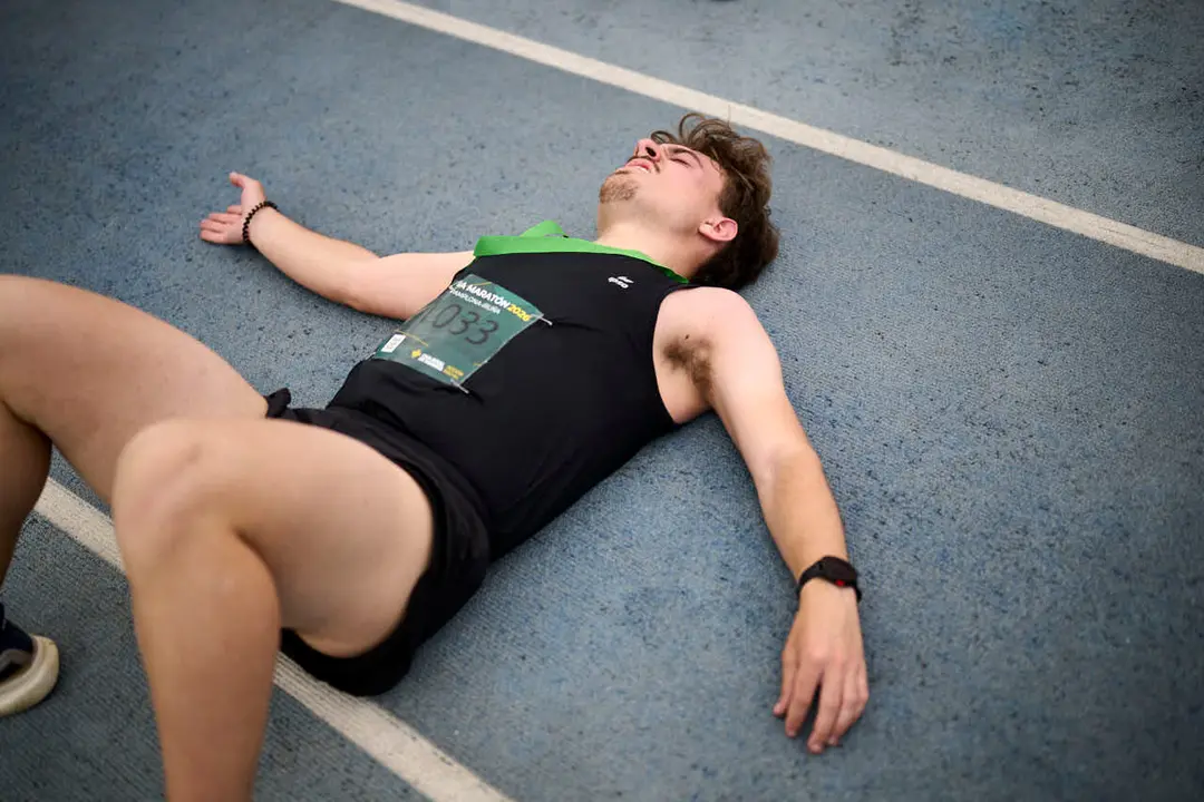 Miles de personas corren en la Media marat&oacute;n de Pamplona. PABLO LASAOSA