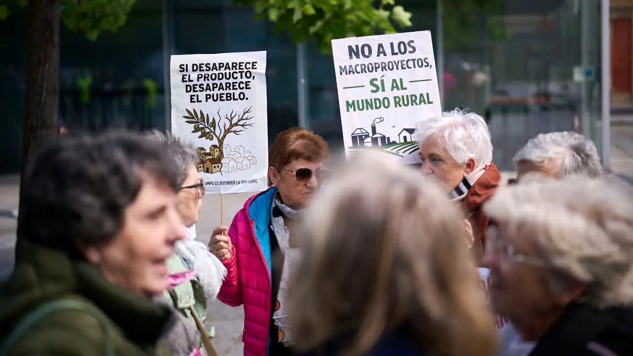 Plataformas contrarias a las plantas de biog&aacute;s proyectadas en varios municipios convocan una manifestaci&oacute;n de rechazo. PABLO LASAOSA