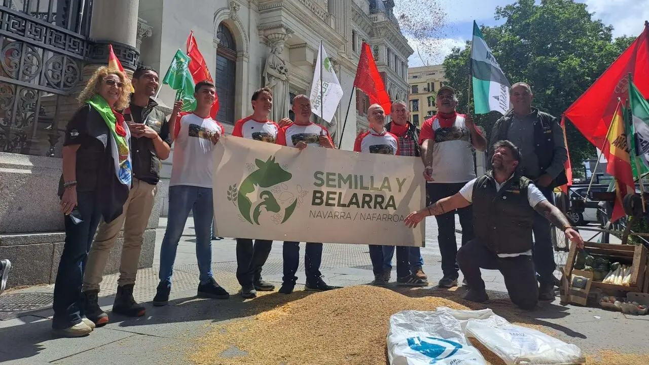 Ganaderos y agricultores navarros de Semilla y Belarra en Madrid. CEDIDA