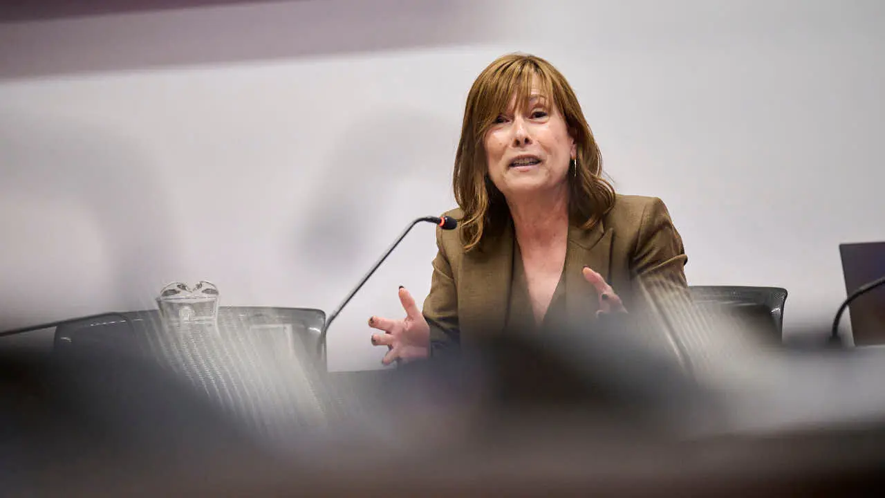 La expresidenta de Navarra Uxue Barkos comparece en la Comisi&oacute;n de Investigaci&oacute;n sobre licitaci&oacute;n y adjudicaci&oacute;n de obras p&uacute;blicas del Gobierno de Navarra. PABLO LASAOSA