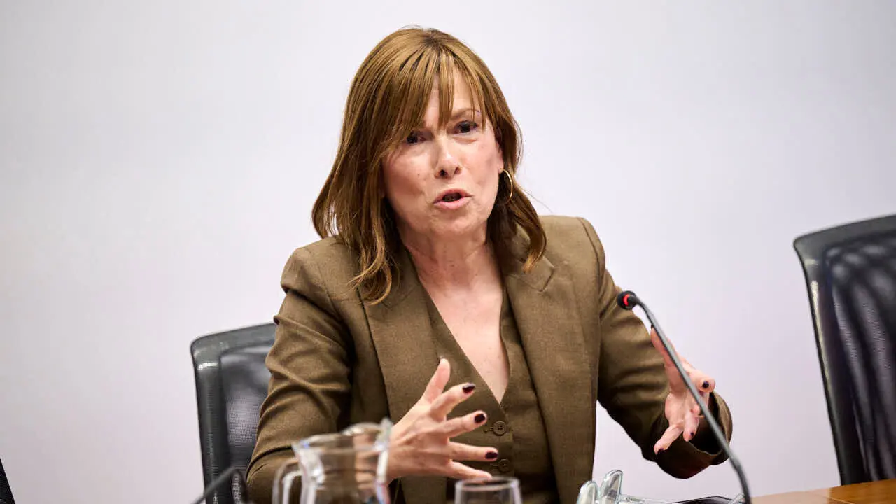 La expresidenta de Navarra Uxue Barkos comparece en la Comisi&oacute;n de Investigaci&oacute;n sobre licitaci&oacute;n y adjudicaci&oacute;n de obras p&uacute;blicas del Gobierno de Navarra. PABLO LASAOSA