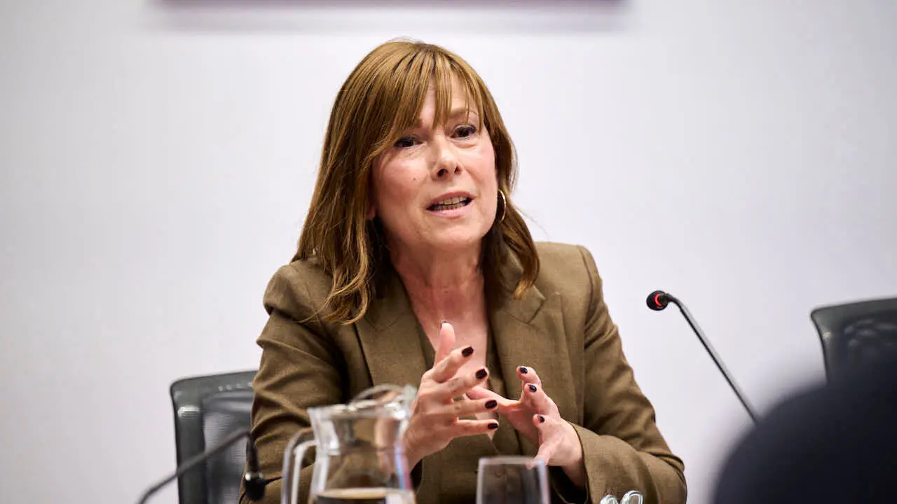 La expresidenta de Navarra Uxue Barkos comparece en la Comisi&oacute;n de Investigaci&oacute;n sobre licitaci&oacute;n y adjudicaci&oacute;n de obras p&uacute;blicas del Gobierno de Navarra. PABLO LASAOSA
