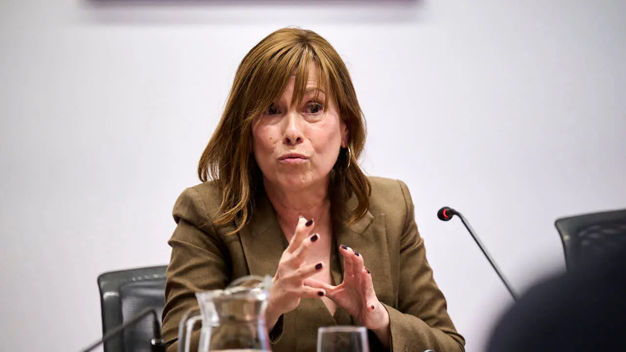 La expresidenta de Navarra Uxue Barkos comparece en la Comisi&oacute;n de Investigaci&oacute;n sobre licitaci&oacute;n y adjudicaci&oacute;n de obras p&uacute;blicas del Gobierno de Navarra. PABLO LASAOSA