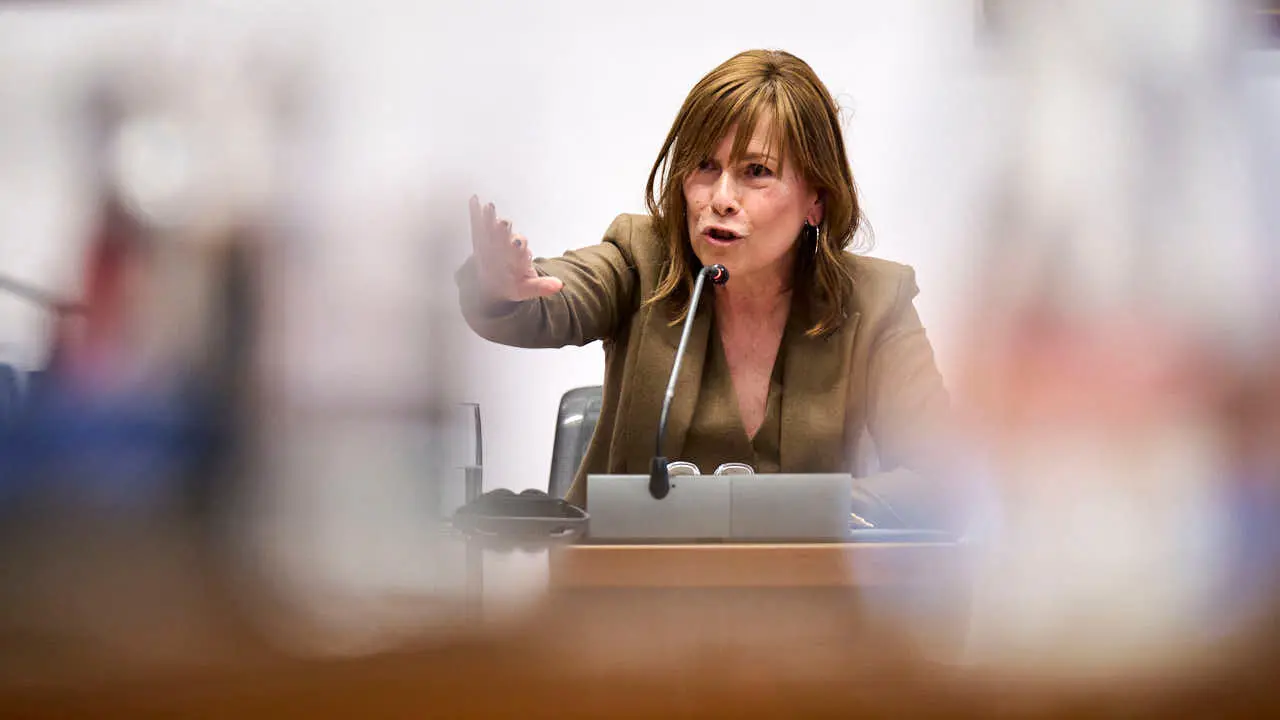 La expresidenta de Navarra Uxue Barkos comparece en la Comisi&oacute;n de Investigaci&oacute;n sobre licitaci&oacute;n y adjudicaci&oacute;n de obras p&uacute;blicas del Gobierno de Navarra. PABLO LASAOSA