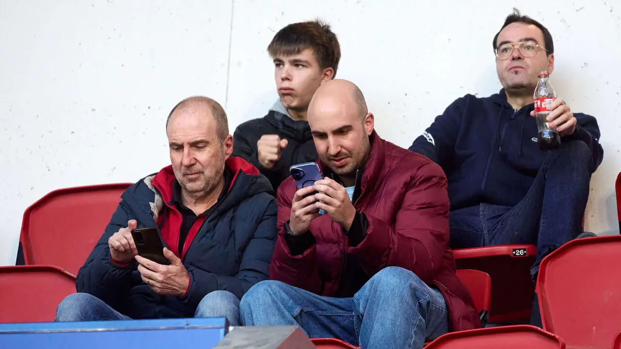 La grada del estadio de El Sadar durante el partido de La Liga EA Sports entre CA Osasuna y Atl&eacute;tico Madrid disputado en Pamplona. I&Ntilde;IGO ALZUGARAY