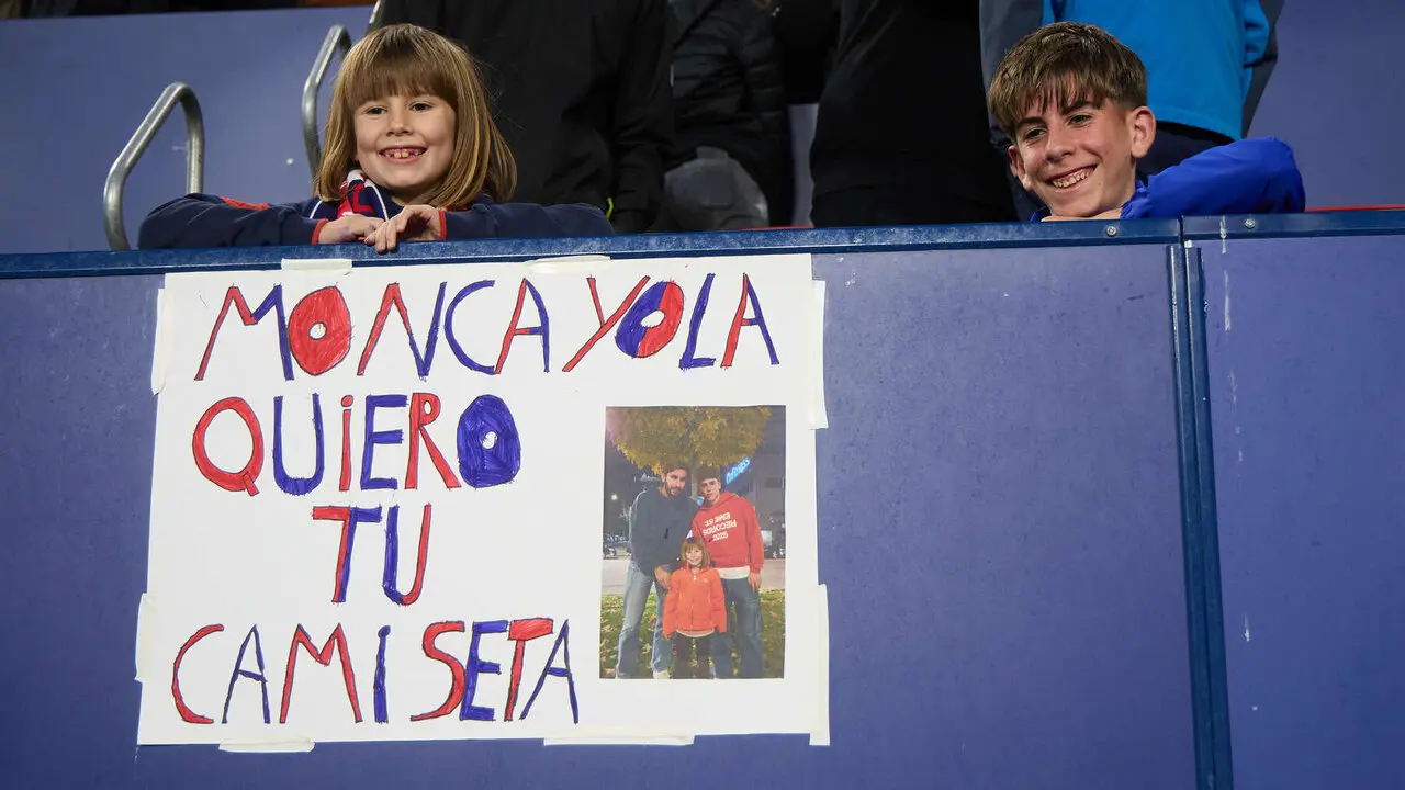 La grada del estadio de El Sadar durante el partido de La Liga EA Sports entre CA Osasuna y Atl&eacute;tico Madrid disputado en Pamplona. I&Ntilde;IGO ALZUGARAY