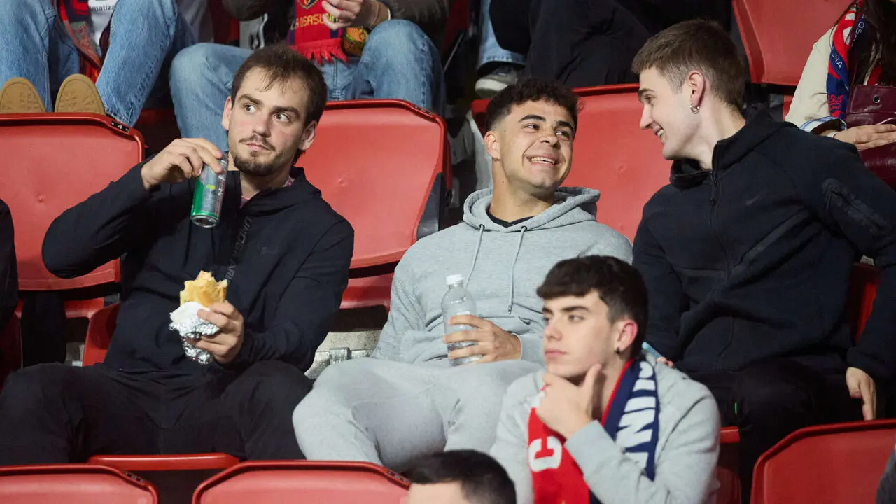 La grada del estadio de El Sadar durante el partido de La Liga EA Sports entre CA Osasuna y Atl&eacute;tico Madrid disputado en Pamplona. I&Ntilde;IGO ALZUGARAY