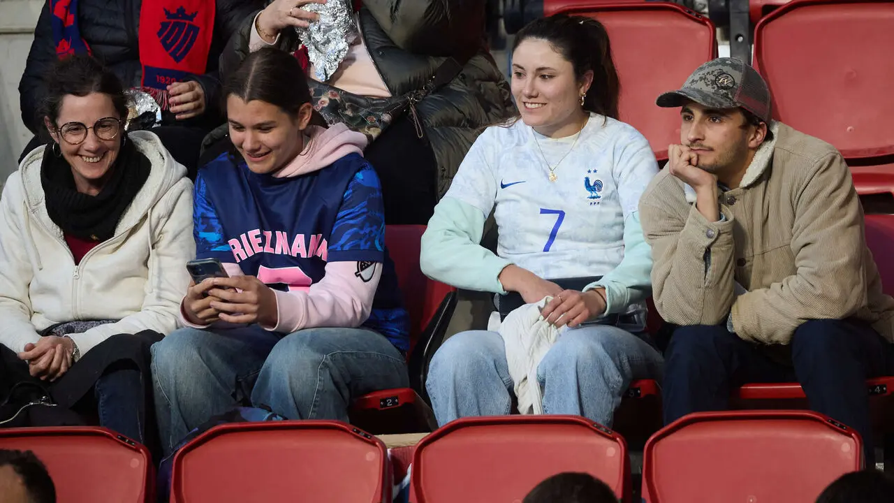 La grada del estadio de El Sadar durante el partido de La Liga EA Sports entre CA Osasuna y Atl&eacute;tico Madrid disputado en Pamplona. I&Ntilde;IGO ALZUGARAY