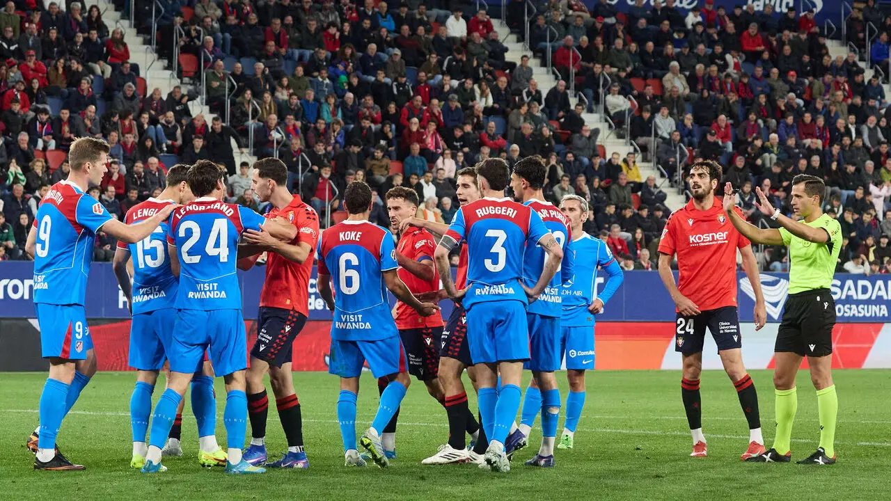Partido de La Liga EA Sports entre CA Osasuna y Atl&eacute;tico Madrid disputado en el estadio de El Sadar en Pamplona. I&Ntilde;IGO ALZUGARAY