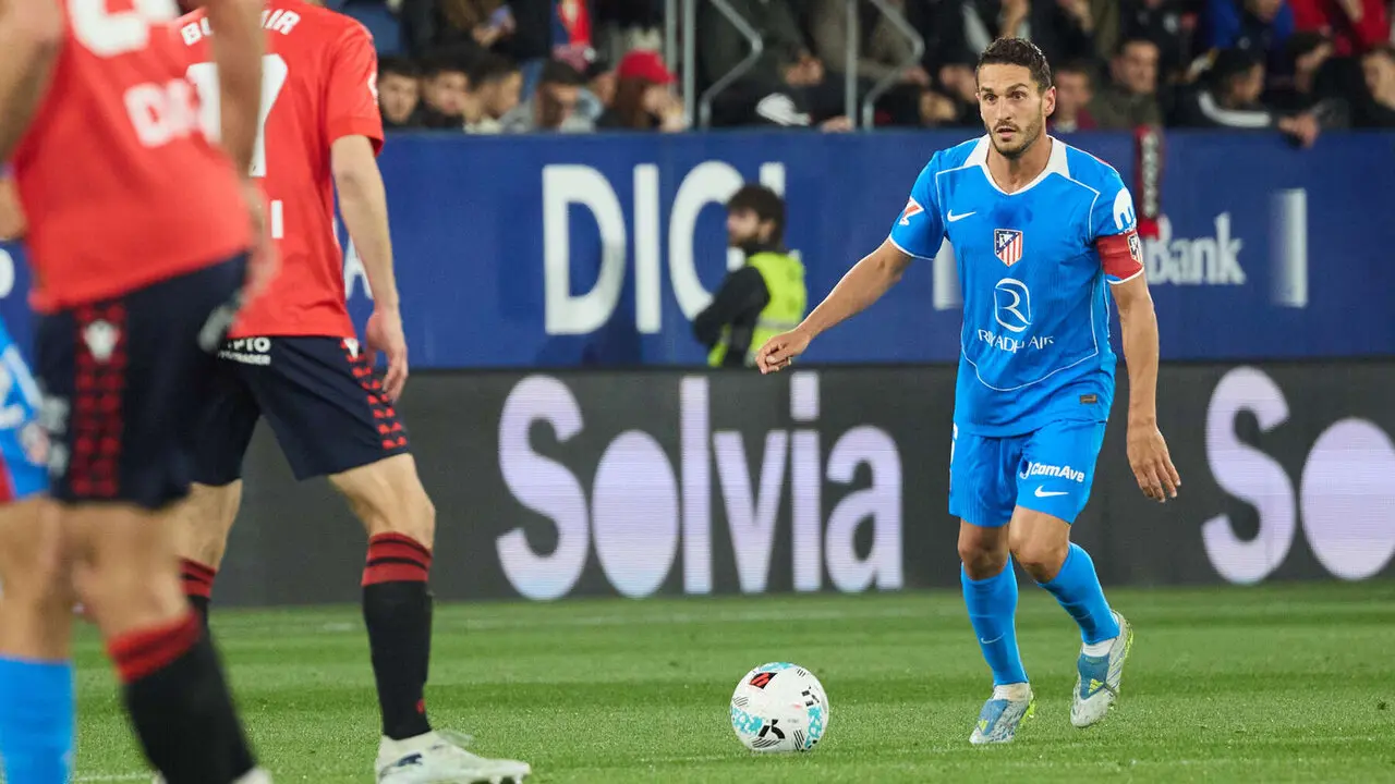 Koke Resurrecci&oacute;n (6. Atletico Madrid) durante el partido de La Liga EA Sports entre CA Osasuna y Atl&eacute;tico Madrid disputado en el estadio de El Sadar en Pamplona. I&Ntilde;IGO ALZUGARAY