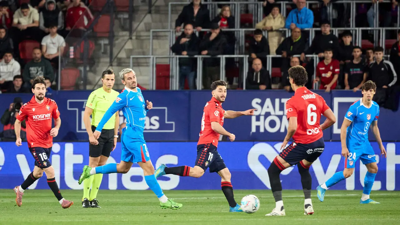 Partido de La Liga EA Sports entre CA Osasuna y Atl&eacute;tico Madrid disputado en el estadio de El Sadar en Pamplona. I&Ntilde;IGO ALZUGARAY