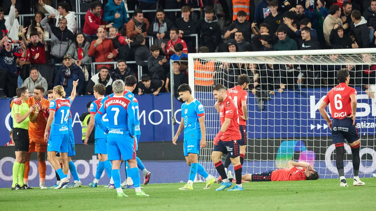 Partido de La Liga EA Sports entre CA Osasuna y Atl&eacute;tico Madrid disputado en el estadio de El Sadar en Pamplona. I&Ntilde;IGO ALZUGARAY