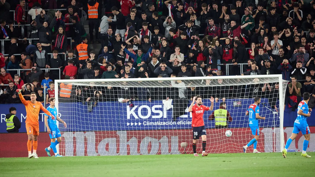 Partido de La Liga EA Sports entre CA Osasuna y Atl&eacute;tico Madrid disputado en el estadio de El Sadar en Pamplona. I&Ntilde;IGO ALZUGARAY