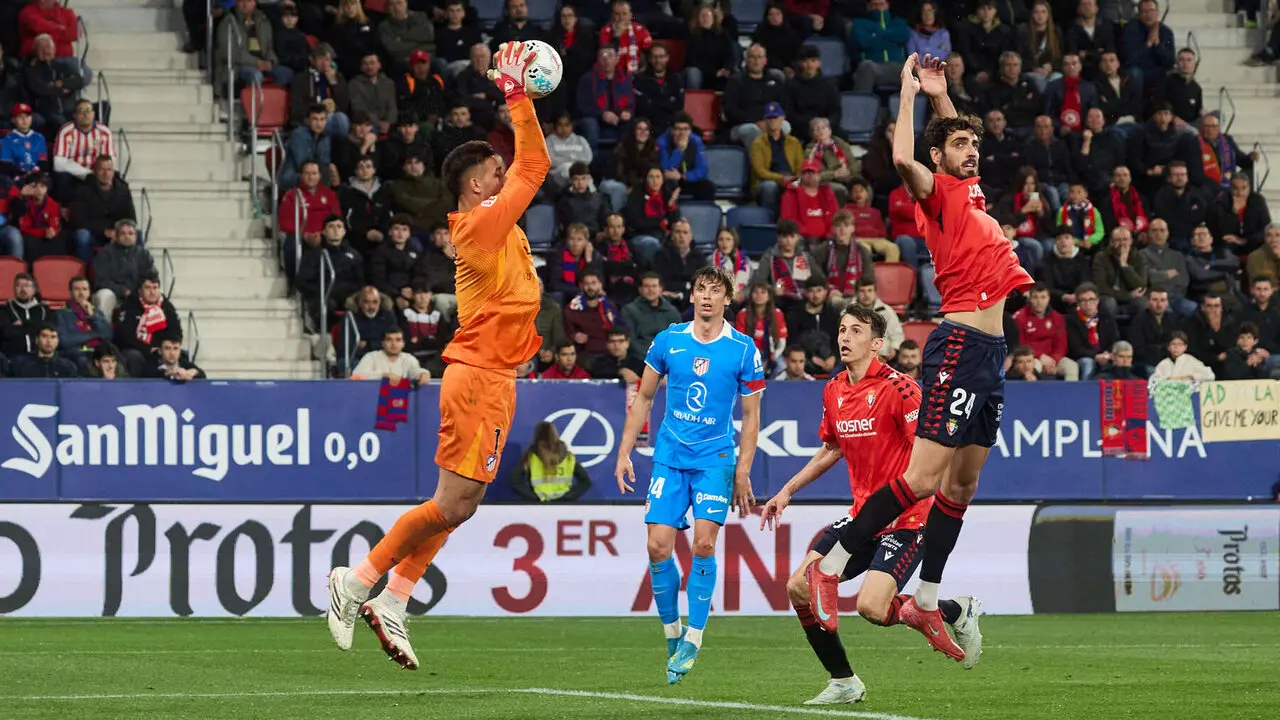 Partido de La Liga EA Sports entre CA Osasuna y Atl&eacute;tico Madrid disputado en el estadio de El Sadar en Pamplona. I&Ntilde;IGO ALZUGARAY