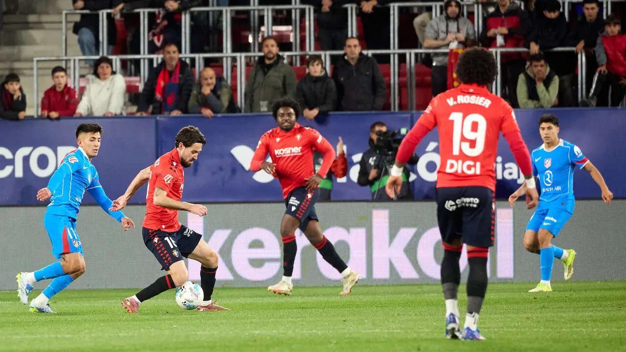 Partido de La Liga EA Sports entre CA Osasuna y Atl&eacute;tico Madrid disputado en el estadio de El Sadar en Pamplona. I&Ntilde;IGO ALZUGARAY