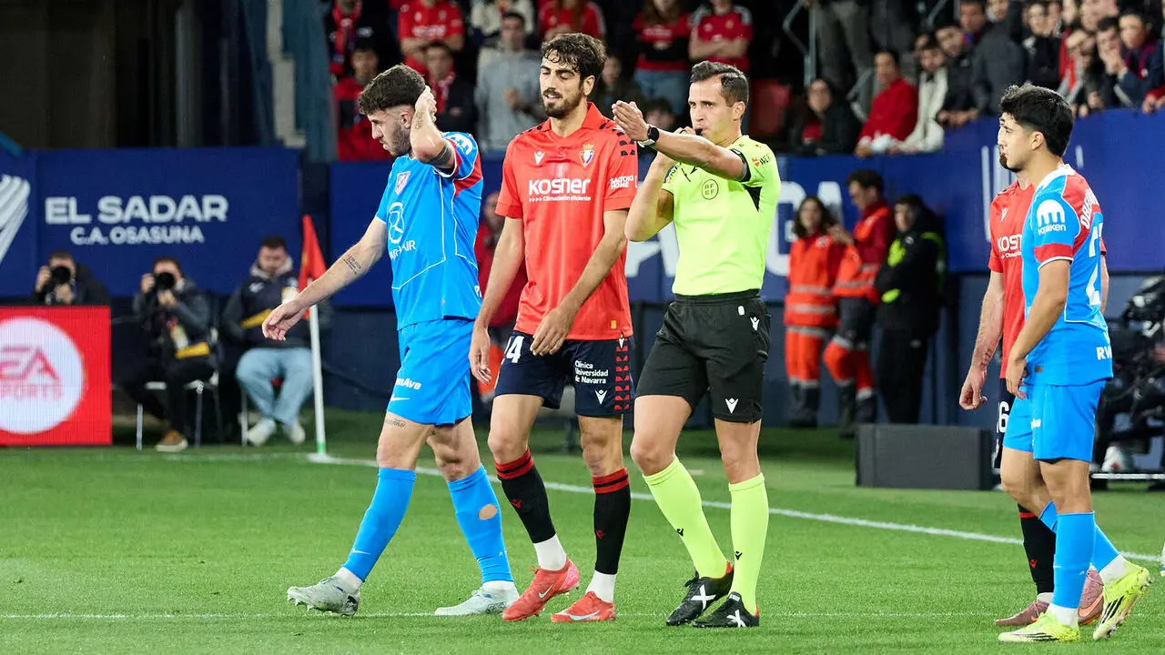 Partido de La Liga EA Sports entre CA Osasuna y Atl&eacute;tico Madrid disputado en el estadio de El Sadar en Pamplona. I&Ntilde;IGO ALZUGARAY