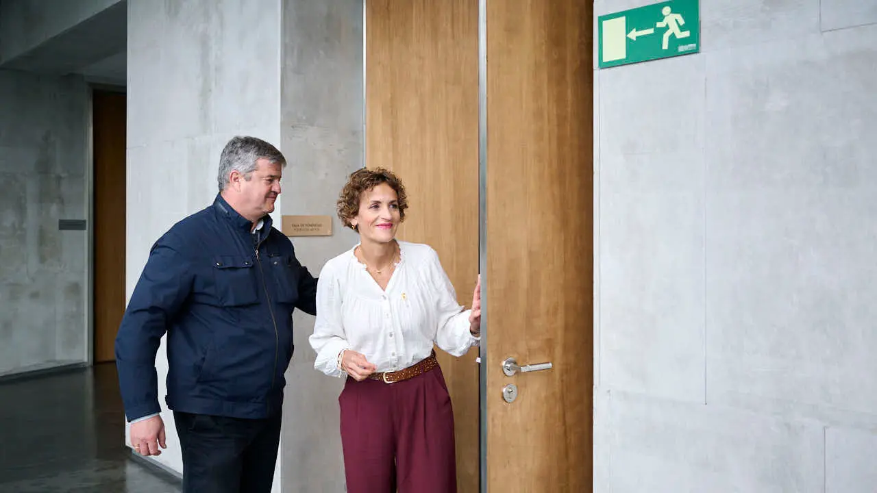Comparecencia de Mar&iacute;a Chivite, presidenta del Ejecutivo foral durante la comisi&oacute;n de investigaci&oacute;n del Parlamento de Navarra sobre licitaci&oacute;n y adjudicaci&oacute;n de obras p&uacute;blicas del Gobierno de Navarra. PABLO LASAOSA