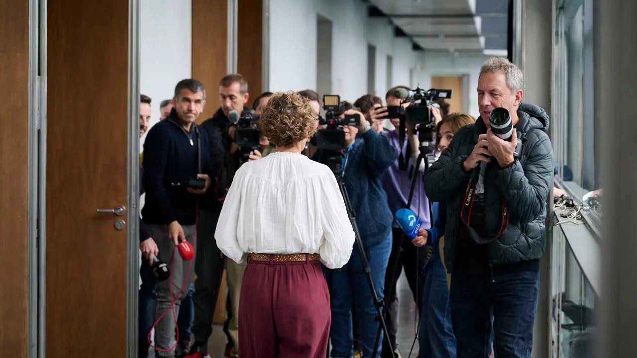Comparecencia de Mar&iacute;a Chivite, presidenta del Ejecutivo foral durante la comisi&oacute;n de investigaci&oacute;n del Parlamento de Navarra sobre licitaci&oacute;n y adjudicaci&oacute;n de obras p&uacute;blicas del Gobierno de Navarra. PABLO LASAOSA