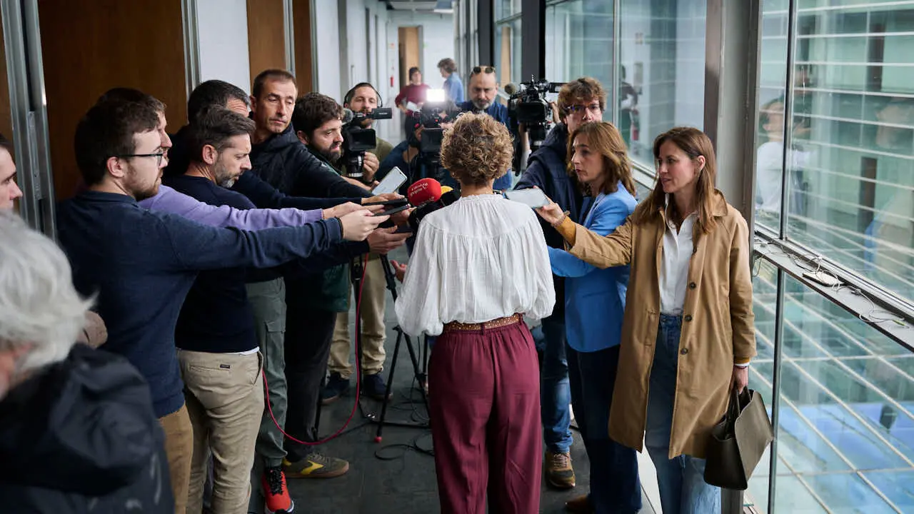 Comparecencia de Mar&iacute;a Chivite, presidenta del Ejecutivo foral durante la comisi&oacute;n de investigaci&oacute;n del Parlamento de Navarra sobre licitaci&oacute;n y adjudicaci&oacute;n de obras p&uacute;blicas del Gobierno de Navarra. PABLO LASAOSA