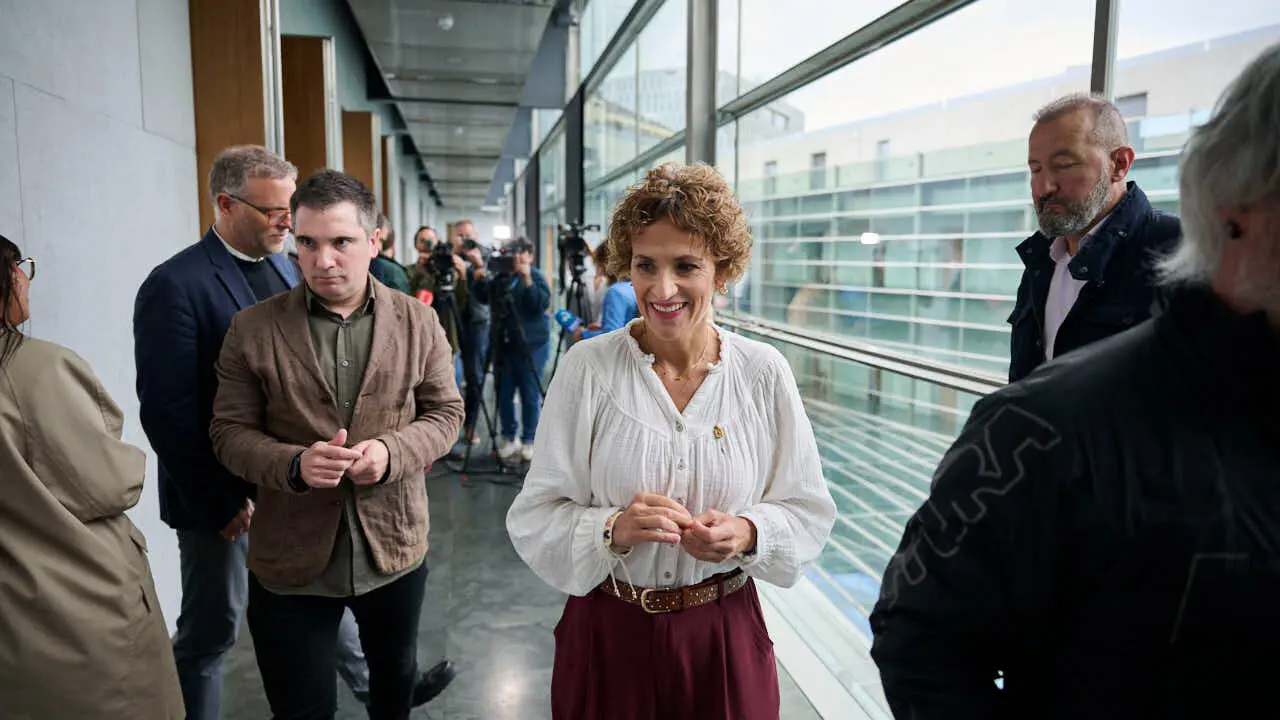 Comparecencia de Mar&iacute;a Chivite, presidenta del Ejecutivo foral durante la comisi&oacute;n de investigaci&oacute;n del Parlamento de Navarra sobre licitaci&oacute;n y adjudicaci&oacute;n de obras p&uacute;blicas del Gobierno de Navarra. PABLO LASAOSA