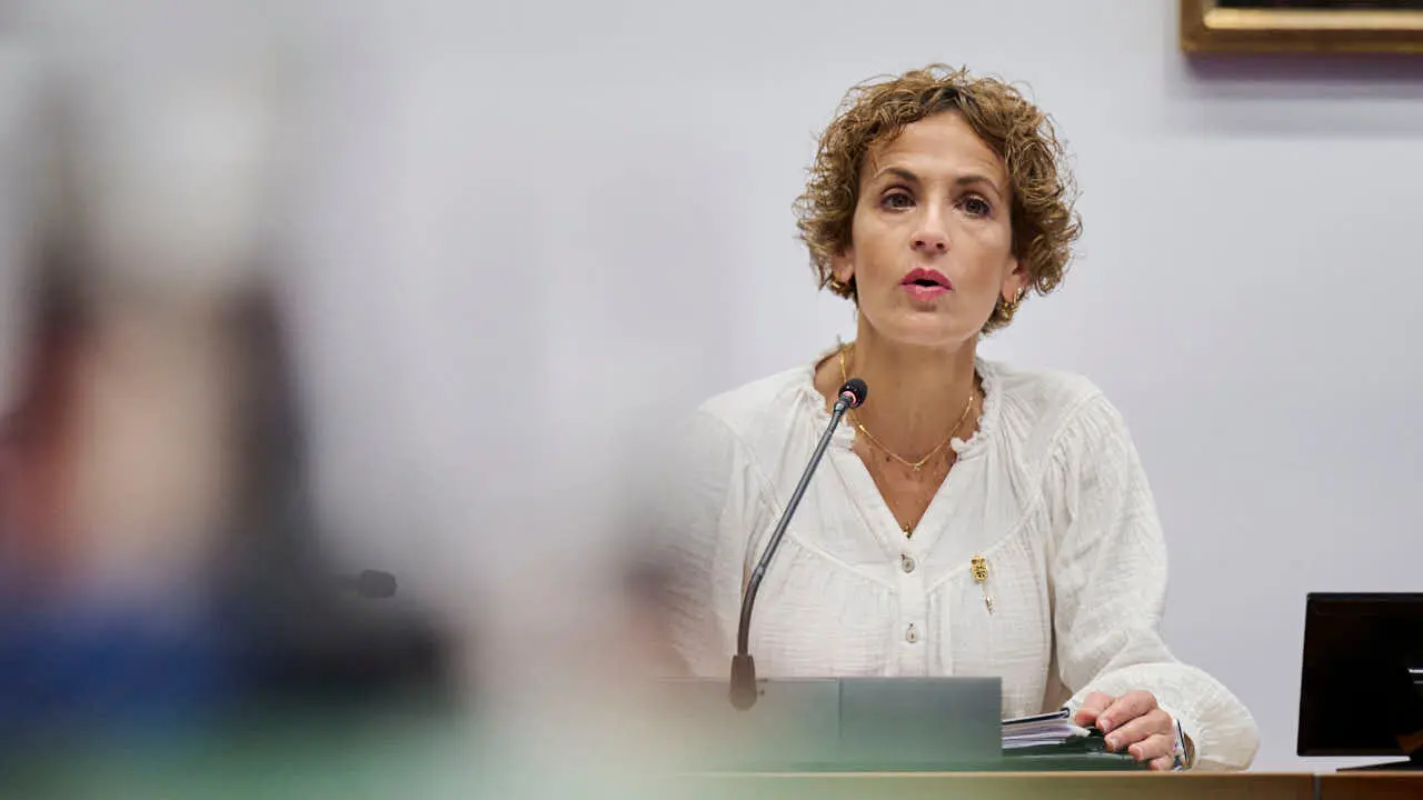 Comparecencia de Mar&iacute;a Chivite, presidenta del Ejecutivo foral durante la comisi&oacute;n de investigaci&oacute;n del Parlamento de Navarra sobre licitaci&oacute;n y adjudicaci&oacute;n de obras p&uacute;blicas del Gobierno de Navarra. PABLO LASAOSA