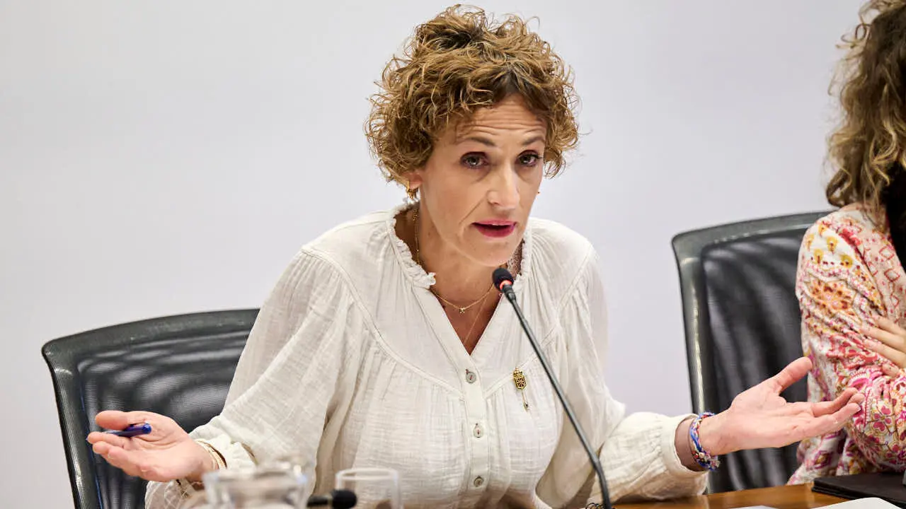 Comparecencia de Mar&iacute;a Chivite, presidenta del Ejecutivo foral durante la comisi&oacute;n de investigaci&oacute;n del Parlamento de Navarra sobre licitaci&oacute;n y adjudicaci&oacute;n de obras p&uacute;blicas del Gobierno de Navarra. PABLO LASAOSA