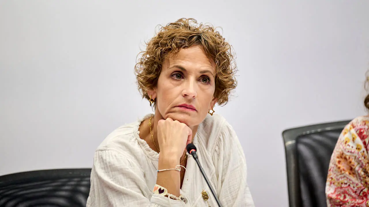Comparecencia de Mar&iacute;a Chivite, presidenta del Ejecutivo foral durante la comisi&oacute;n de investigaci&oacute;n del Parlamento de Navarra sobre licitaci&oacute;n y adjudicaci&oacute;n de obras p&uacute;blicas del Gobierno de Navarra. PABLO LASAOSA